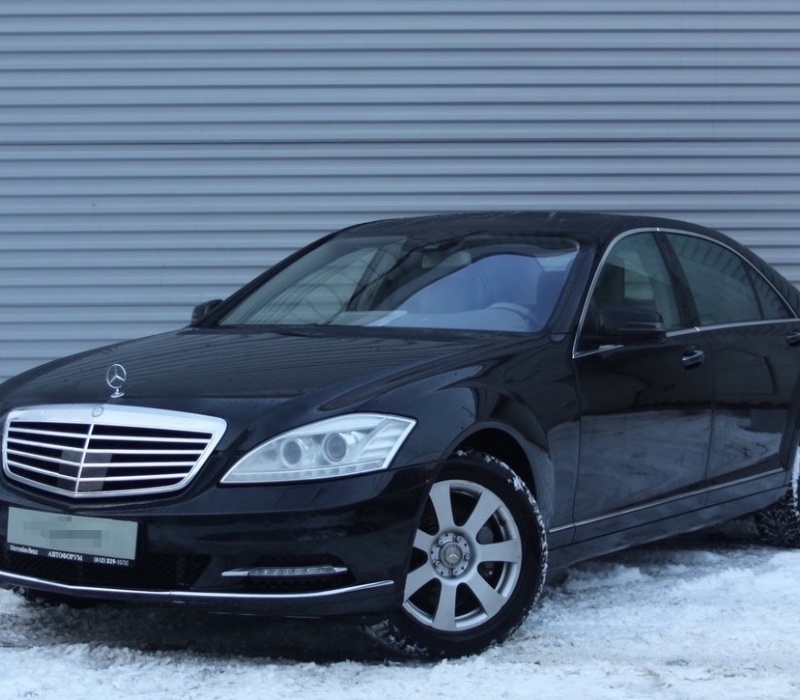 Аренда автомобиля Mercedes-Benz S-class (221) с водителем в Казани