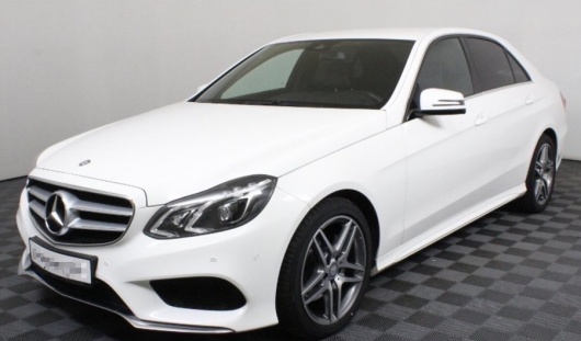 Аренда автомобиля Mercedes-Benz E-class с водителем в Казани